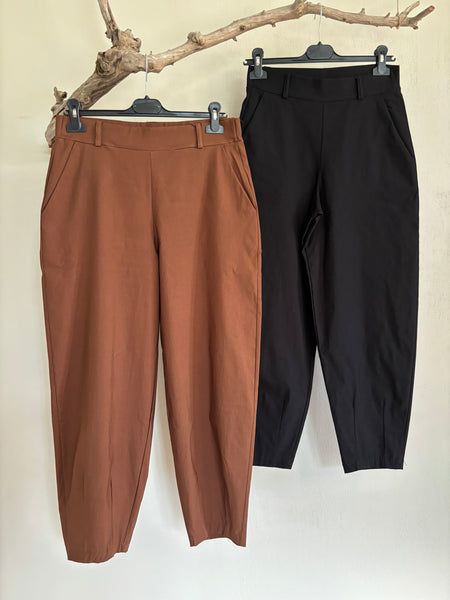 BLACK COLOUR Byxa i två färger