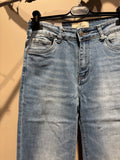 Raka jeans